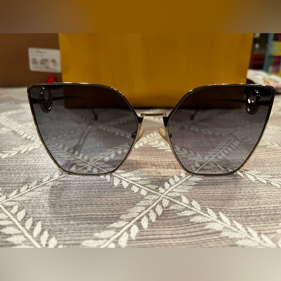 Brand new Fendi Sunglasses main image 4
